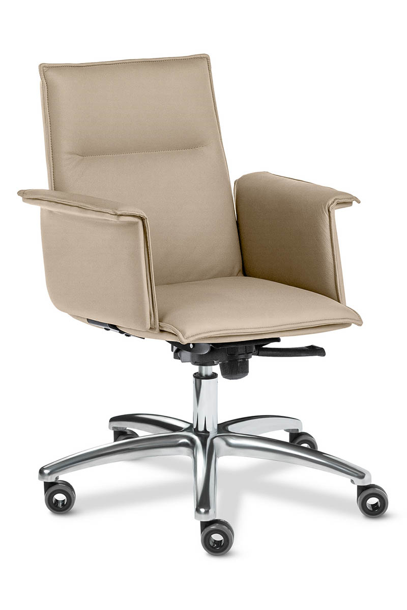 Кресло для руководителя Multi Office Epsilon Luxе B